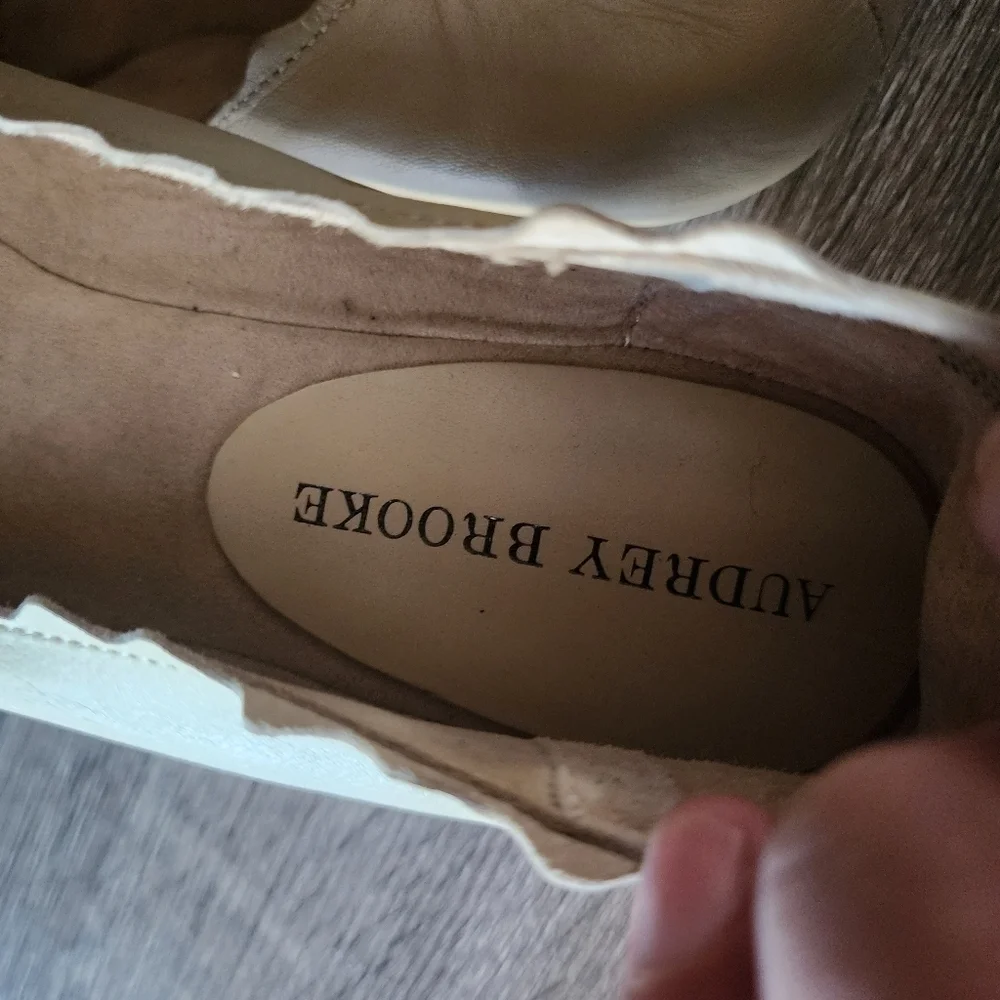Audrey Brooke Winny Tan Flats Slip On Shoes Womens 11M Neutral Scalloped Leather